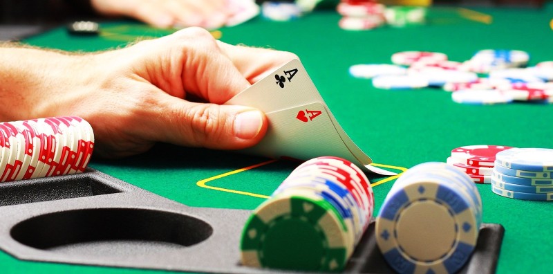 Cách chơi game poker online